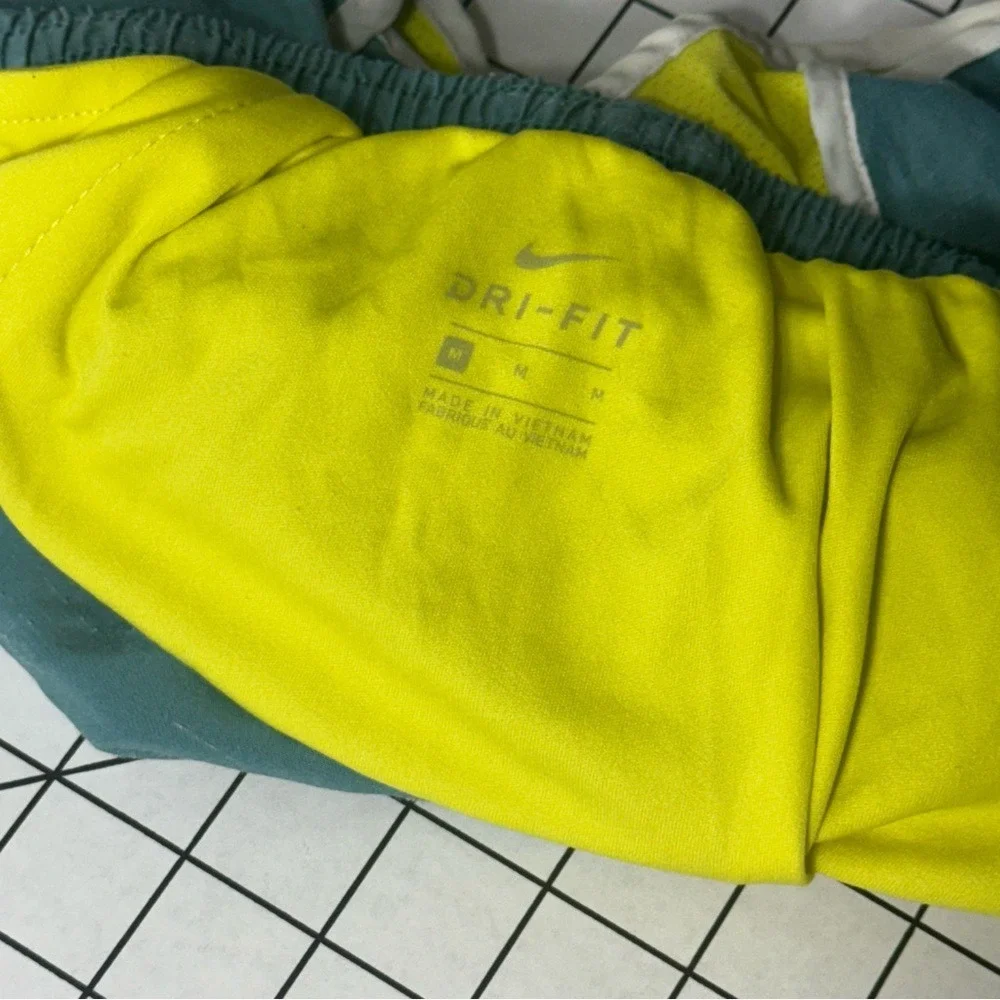 Nike Dri-FIT Kids Teal Neon Yellow Running‎ Tempo Shorts Size Medium M
